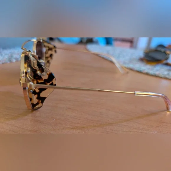 KREWE Earhart Round- Gold and Tortoise Aviator Sunglasses - Picture 3 of 4